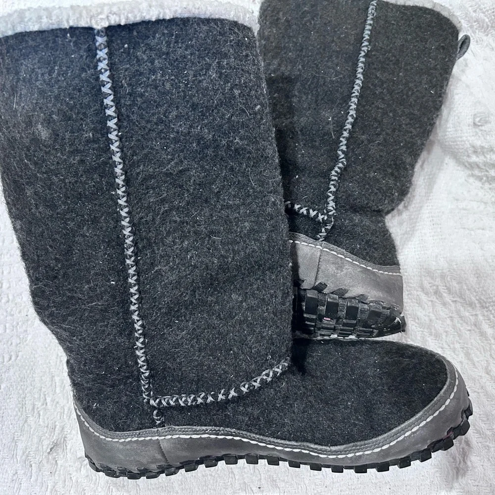 Nike Puddle Proof Wool Boots Cozy Warm and Comfortable. Size 9 - Picture 2 of 6